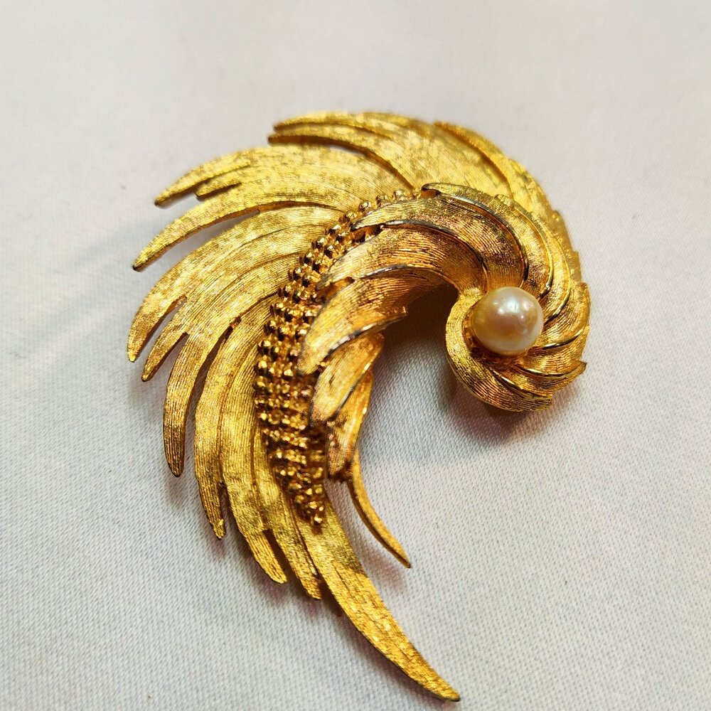 1950's Gold Tone Metal Swirl Pin with Real Pearl Signed by Boucher